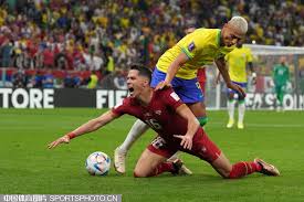 身上背负着 身上背负着